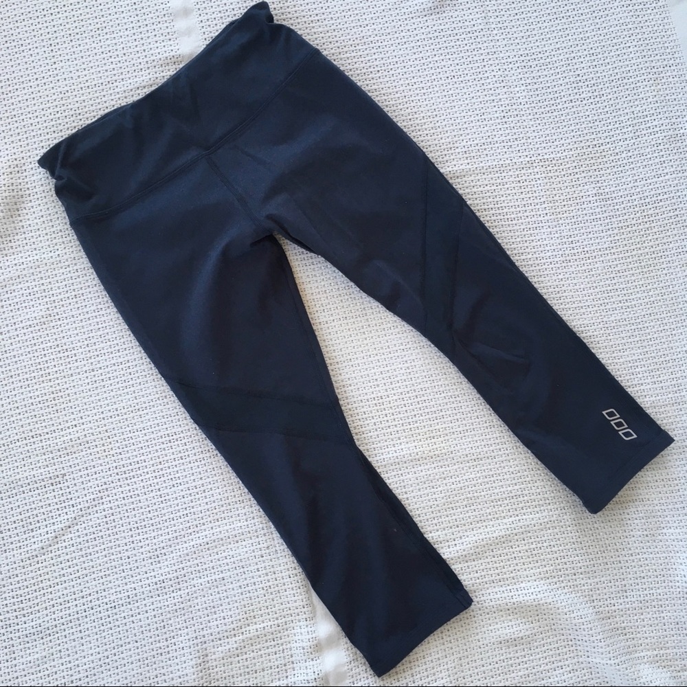 Lorna Jane activewear Capri leggings